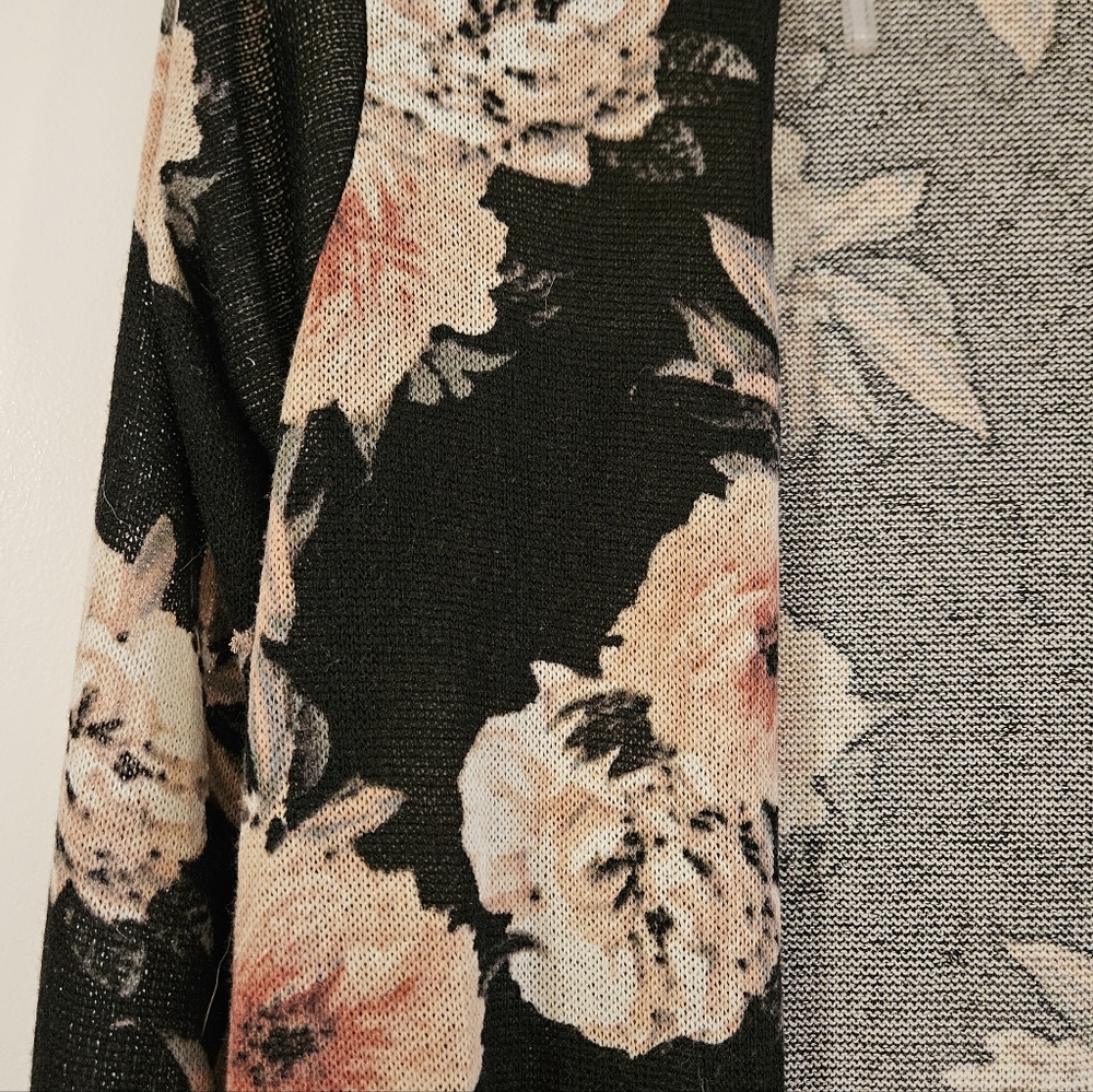 Black Floral Cardigan, XS - Picture 4 of 6